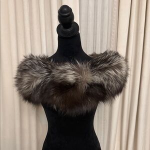 Saga fox fur wrap collar